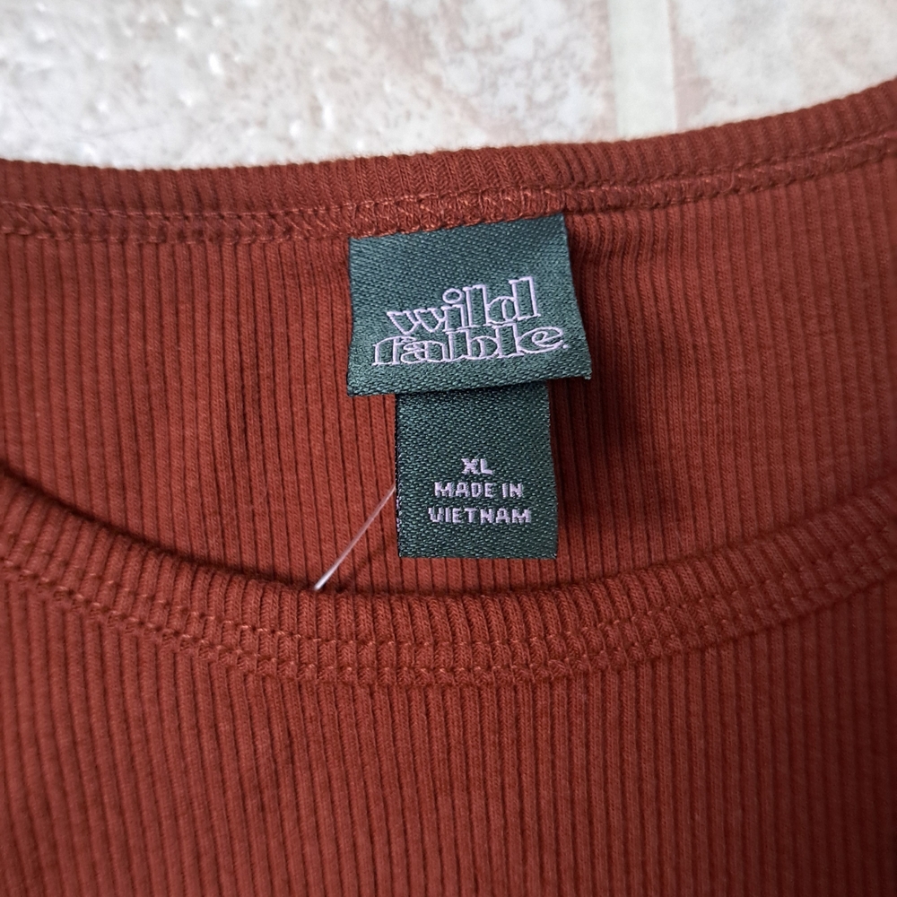 Short Sleeve Ribbed Tee in Rust Color - Picture 2 of 5